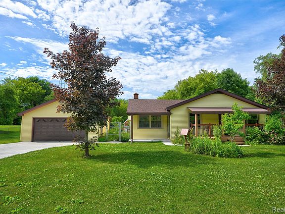 3rd image of 5366 E Mount Morris Rd