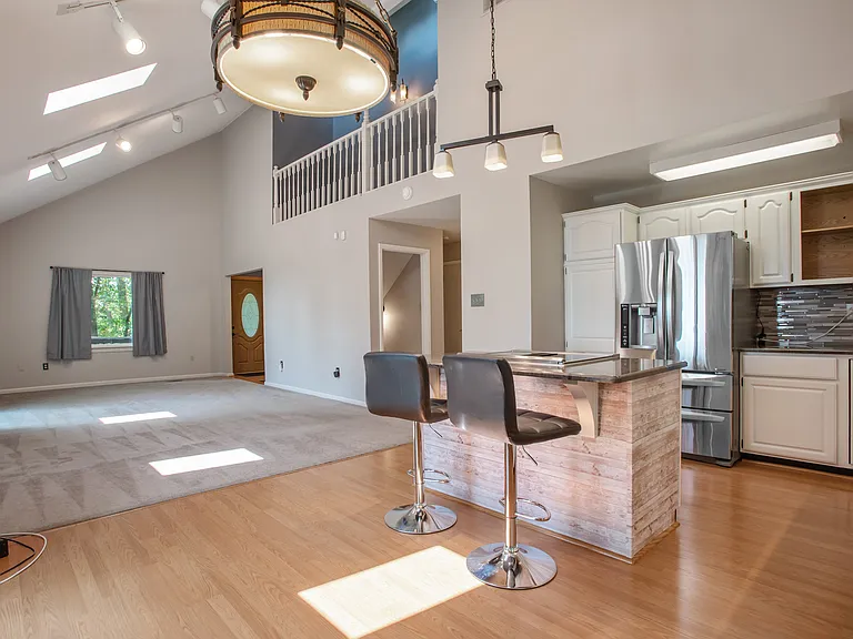 1619 Summit Dr — Photo 11