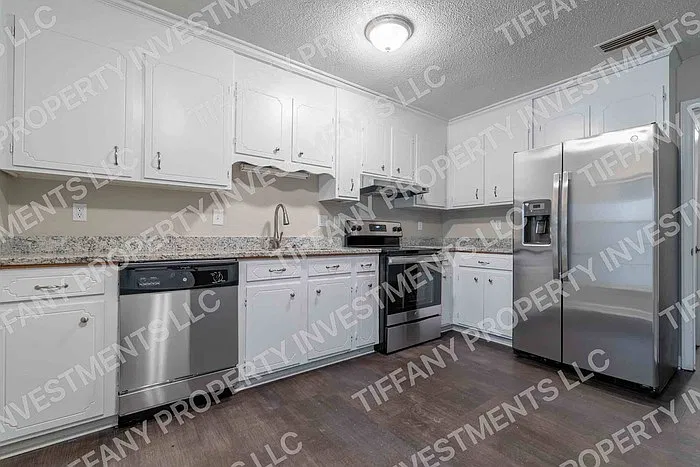 3 bed, 2.0 bath, $1,775 — Photo 3