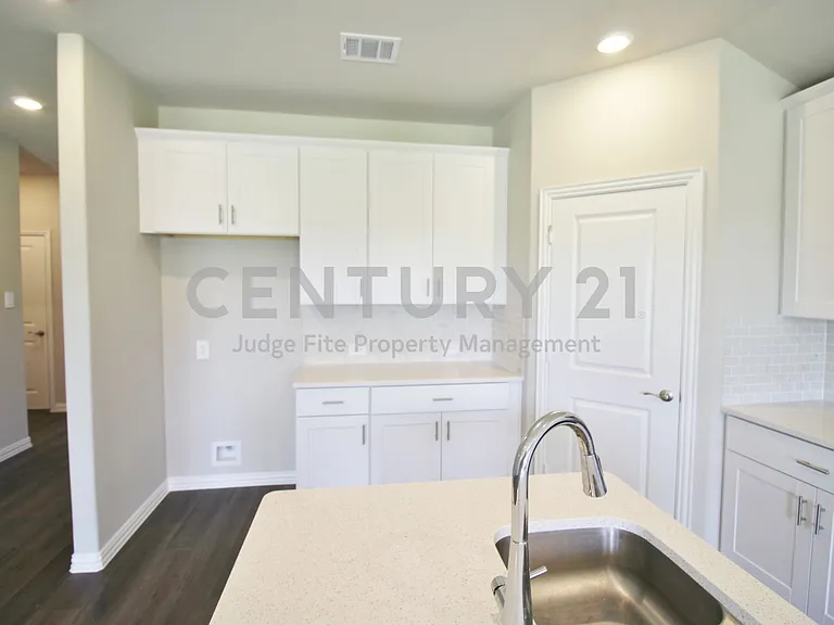 4208 Mountain Creek Dr — Photo 11
