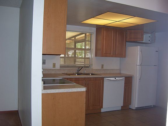 3rd image of 1010 Tompkins Dr