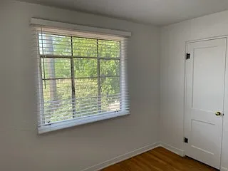 Charming & Totally Updated 1 Bedroom Apartment Downtown — Photo 43