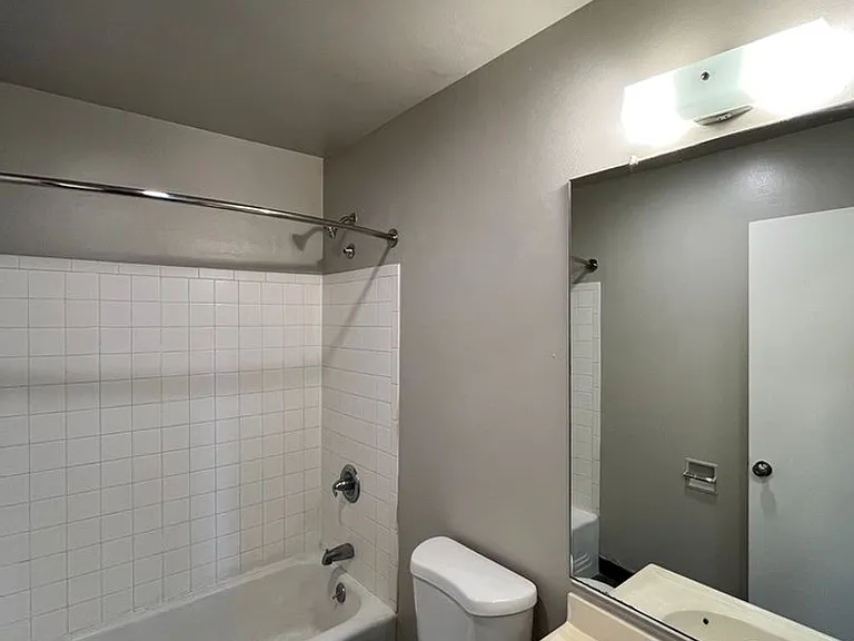 The Rivercrest Apartments by Star Metro — Photo 35