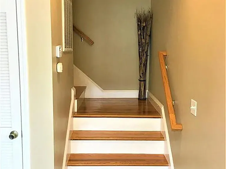 910 Saratoga St #15 — Photo 10