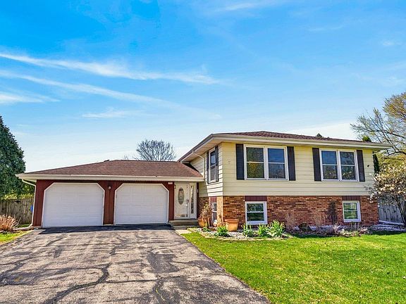 2nd image of 5755 Pembroke Dr