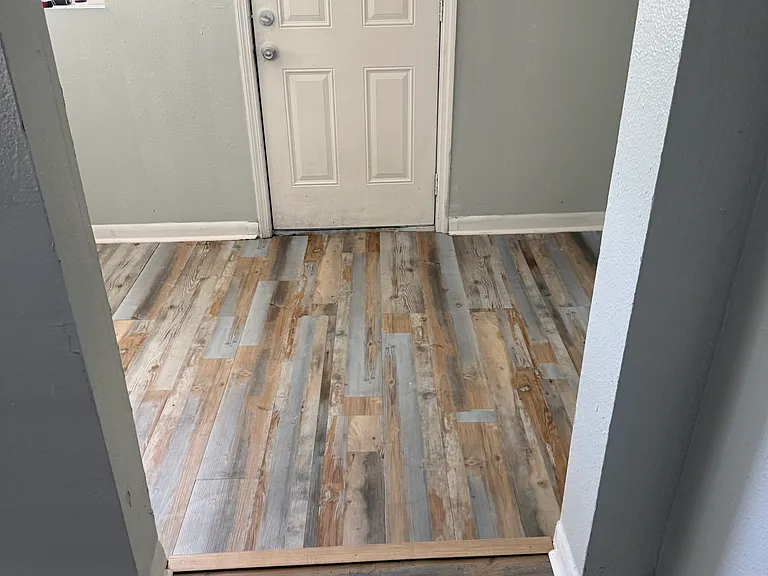 2115 Broadway Ave — Photo 10