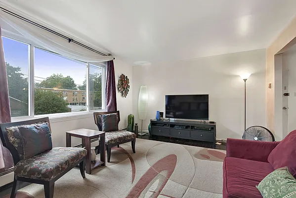 Sold by Re/Max In The City | media 18