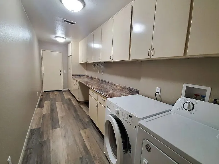 2310 Vista Valley Ln — Photo 15