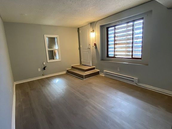 4th image of 366 Bruce Ave