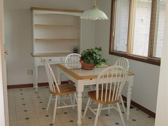 3rd image of 1522 Deeanne Dr
