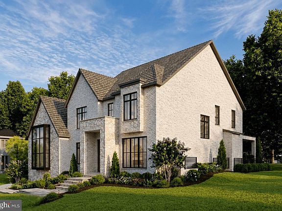 2nd image of 1471 Waggaman Cir