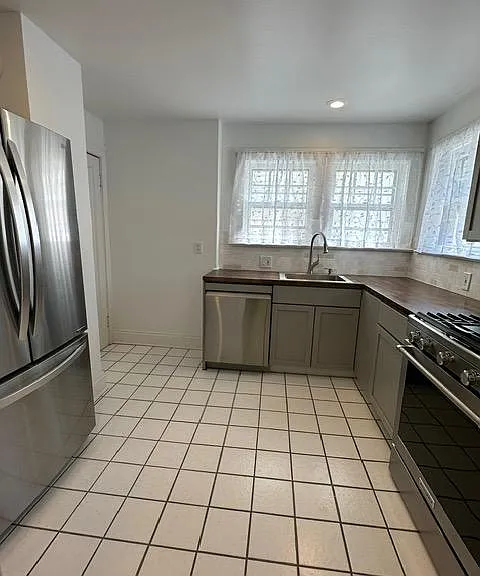 2433 Woodmere Dr — Photo 9