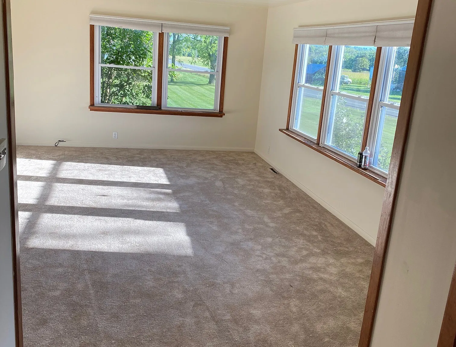 3 bed, 1.5 bath, 2154 sqft, $1,700 — Photo 2