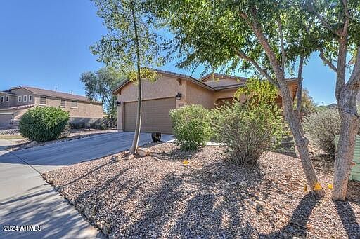 3rd image of 42437 W SOMERSET Drive