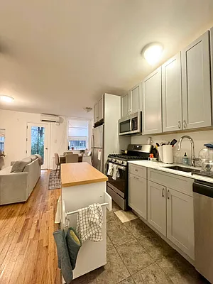 Rented by Oxford Property Group | media 7