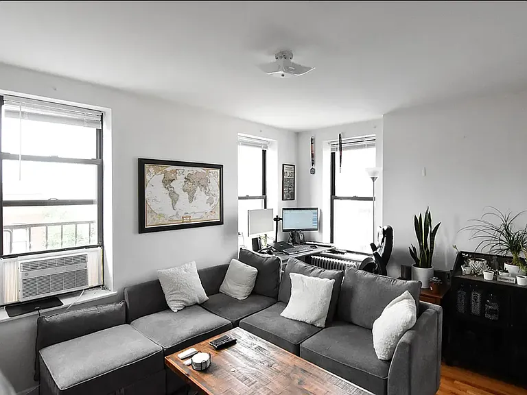 166 N 7th St #4 — Photo 1