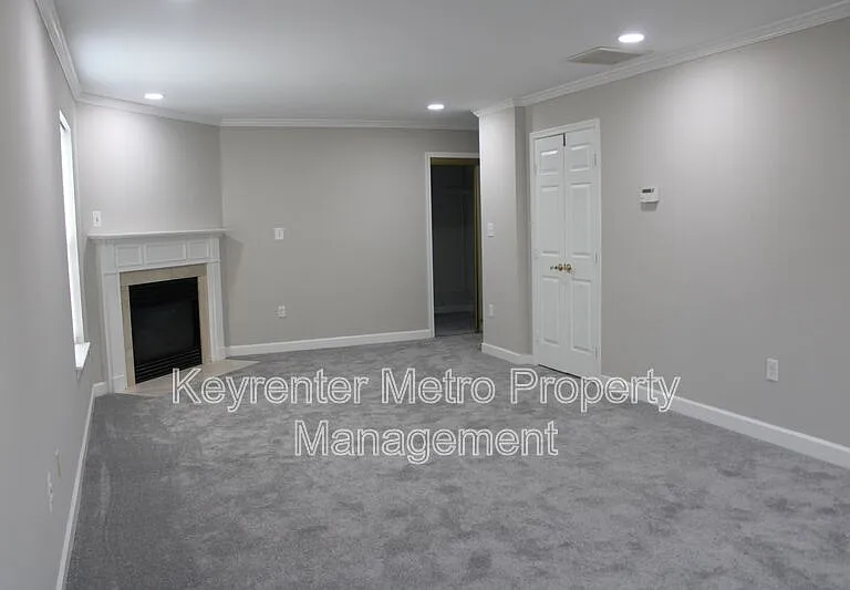 1614 Albert Dr — Photo 50