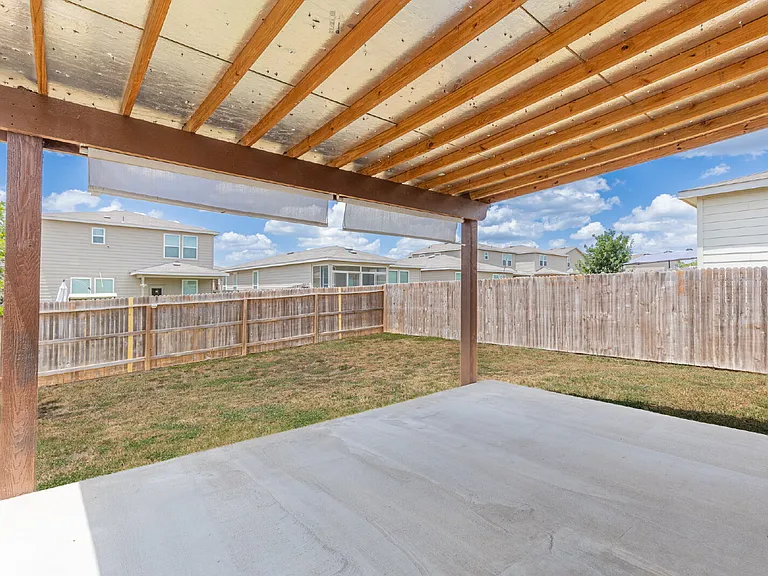 10203 Reyes Hts — Photo 26
