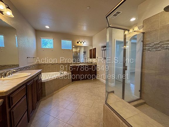 5th image of 7046 Orchard Cir