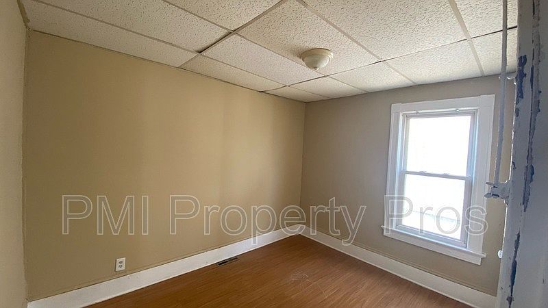 1st image of 1608 W Meinecke Ave