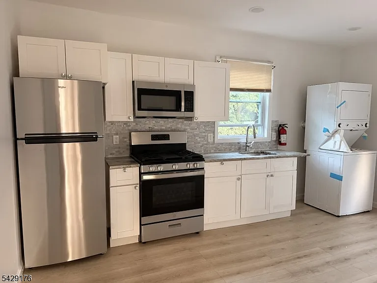 82-84 Jacoby St — Photo 5