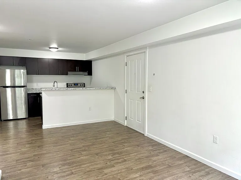 Roseland Apartments — Photo 26