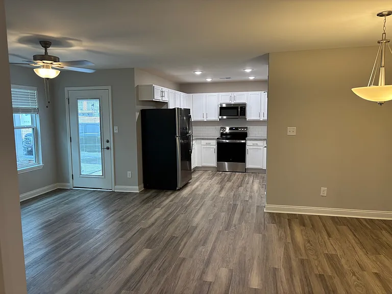 3000 Memory Ln — Photo 5