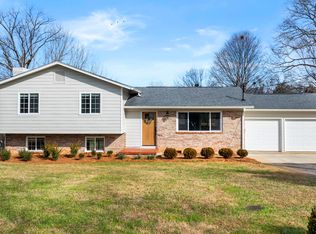 1404 Arrow Wood Rd, Knoxville, TN 37919