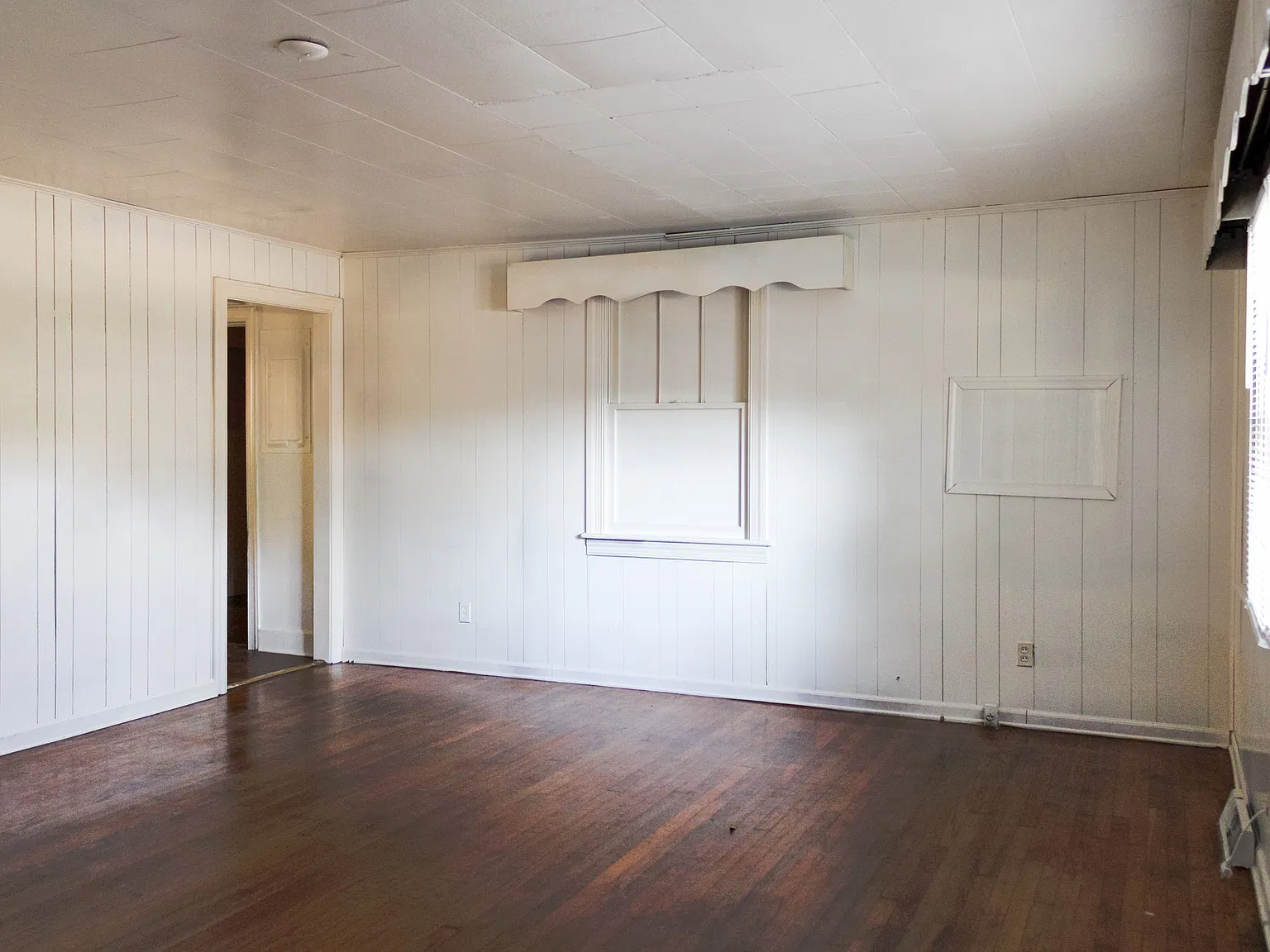 4 bed, 2252 sqft, $1,899 — Photo 4