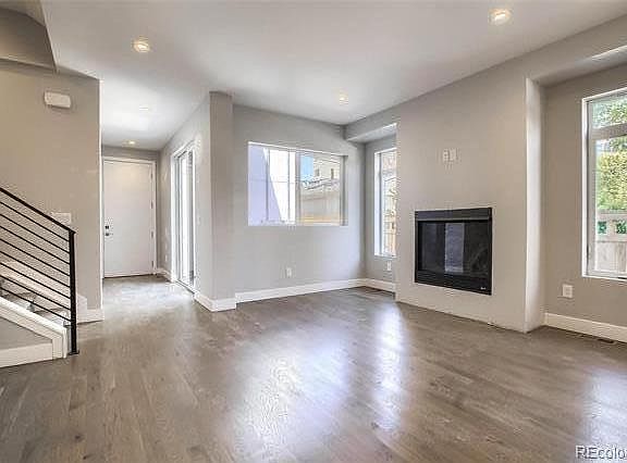 Main Living Area with Gas Fireplace