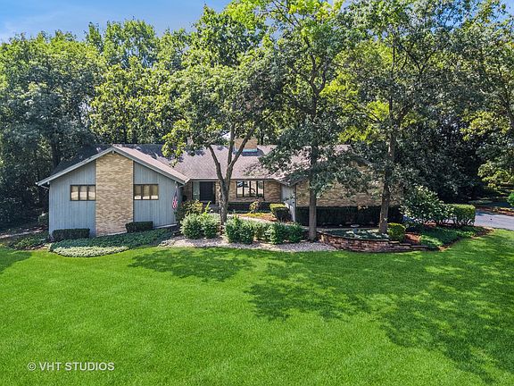 2nd image of 6 Tanglewood Ln