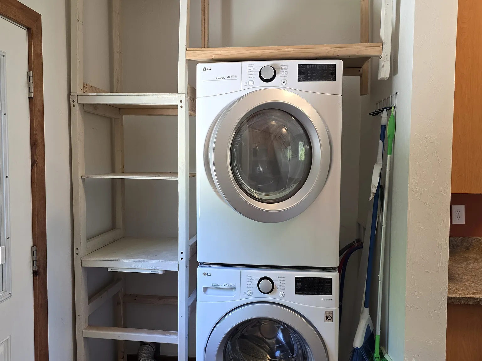 3 bed, 1356 sqft, $2,900 — Photo 4