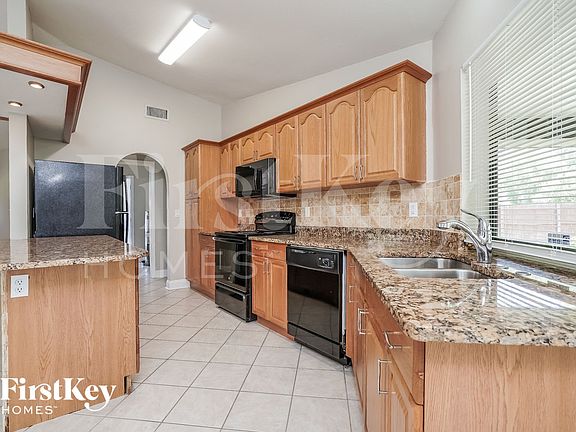 5th image of 3510 SW 1st Ave