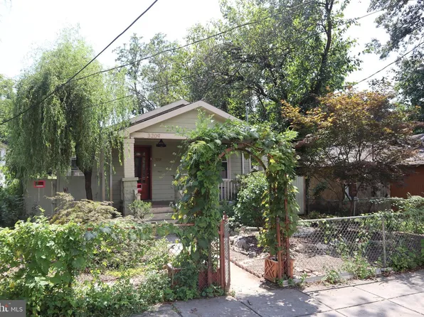 3209 E St SE, Washington, DC 20019