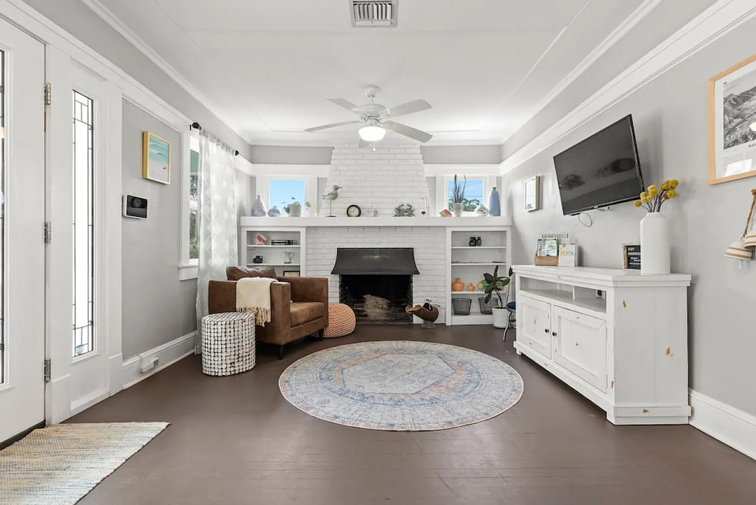3 bed, 2.0 bath, 1582 sqft, $3,522 — Photo 3