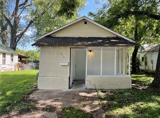 1015 S Woodland St, Independence, MO 64050