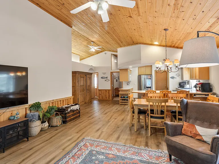15400 Wolfgang Rd — Photo 18
