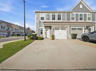1607 Songbird Ln, Chesapeake, VA 23323