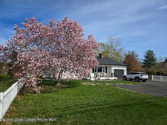 2nd image of 212 Joslen Boulevard
