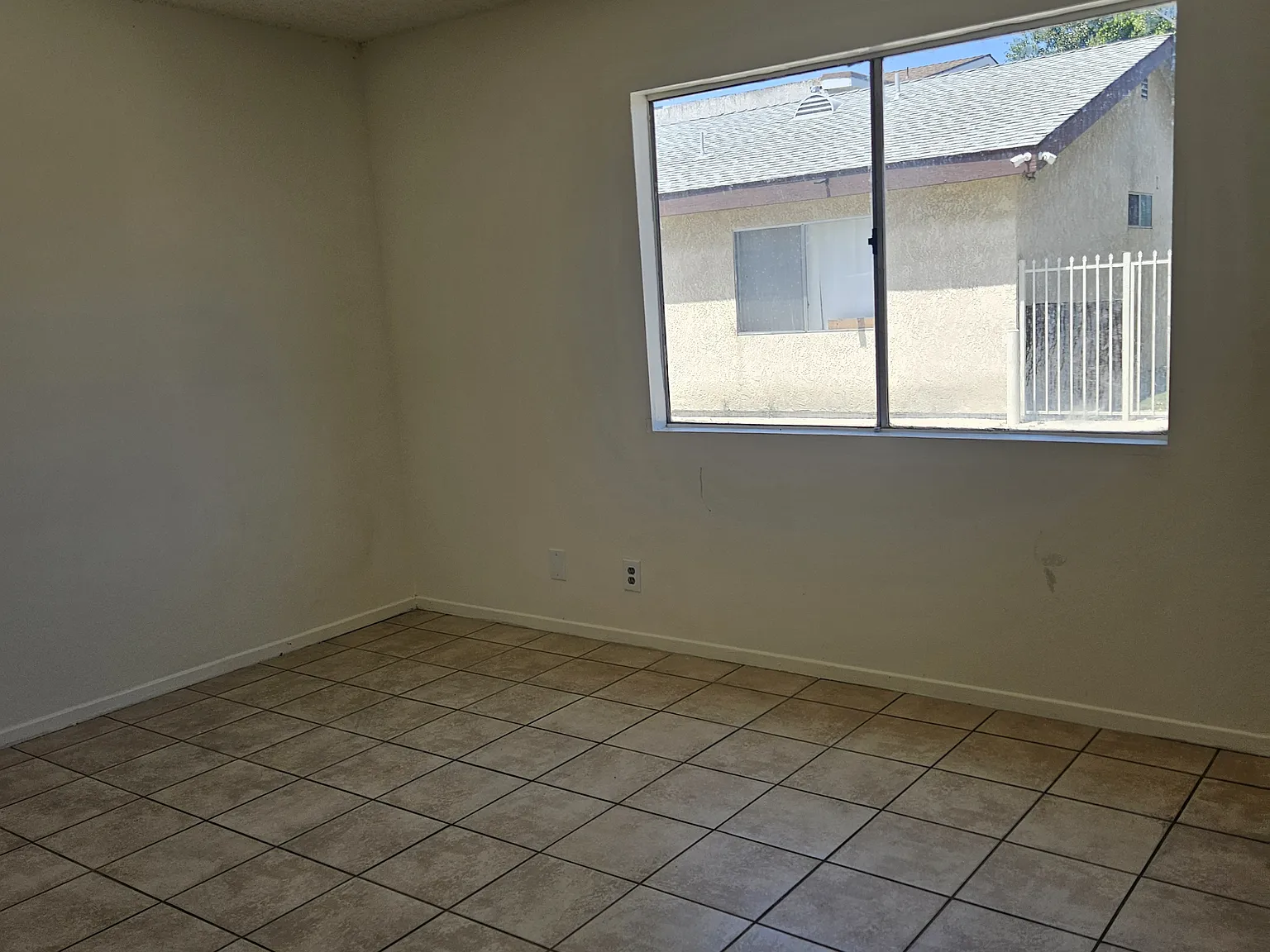 3 bed, $3,699 — Photo 4