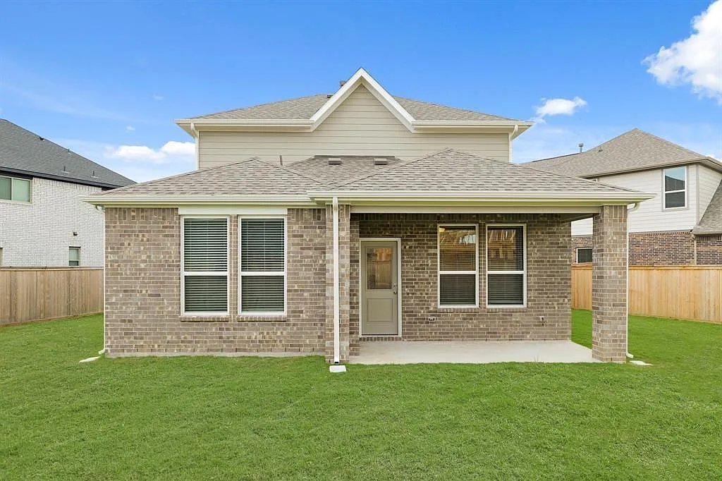 4 bed, 2.5 bath, 2133 sqft, $2,800 — Photo 3