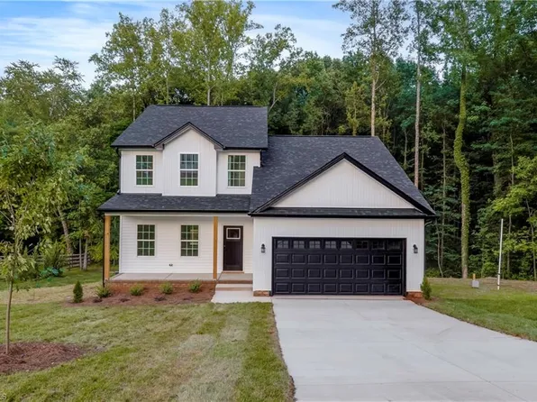 2937 Martin St, Walkertown, NC 27051
