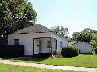 703 W 3rd St, Mccook, NE 69001
