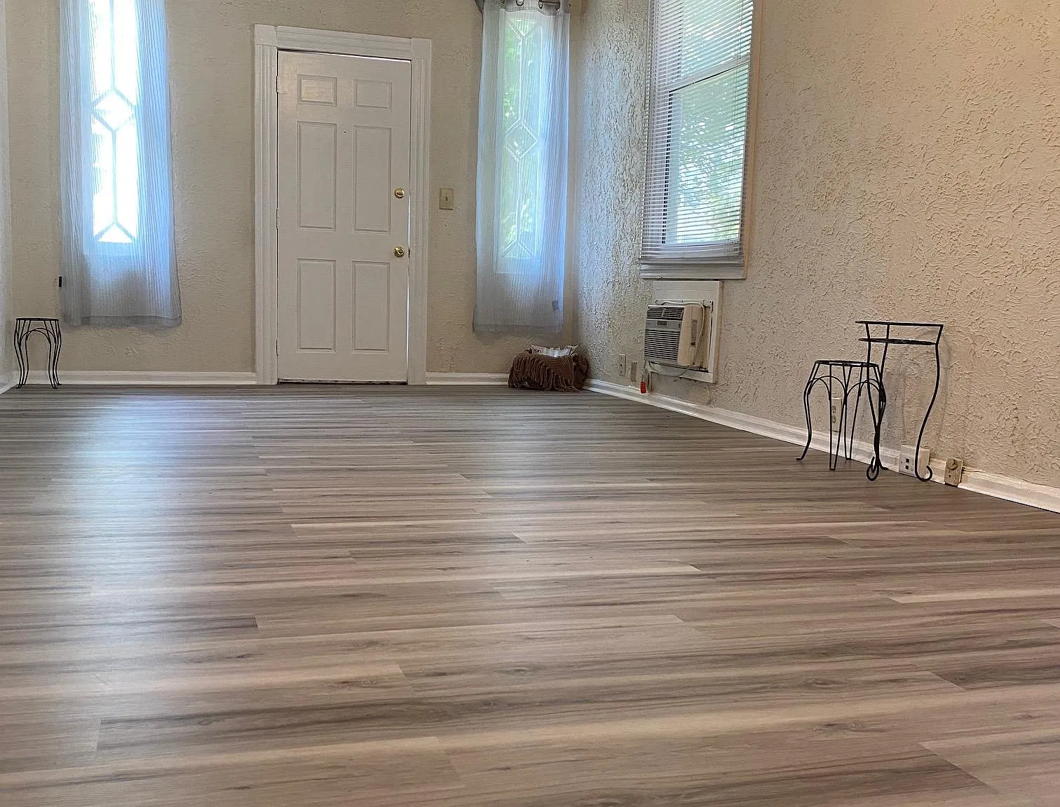 950 Cherokee Rd — Photo 1
