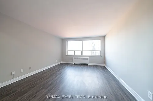 468 Ottawa St N Photo 1
