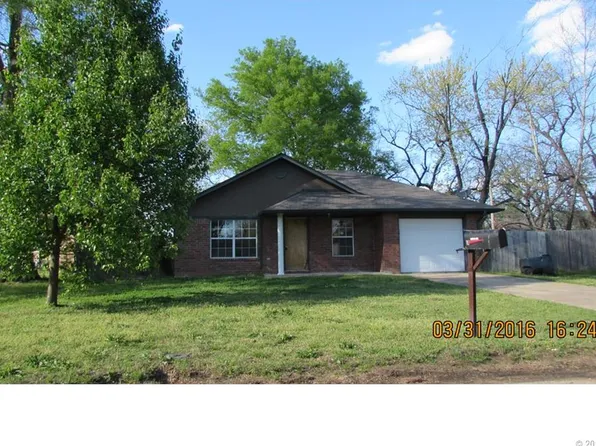 515 W 16th St, Okmulgee, OK 74447