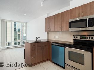 610 Granville St #1208, Vancouver, BC V6C 3T3
