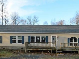 2090 Old Woods Rd, Green Lane, PA 18054