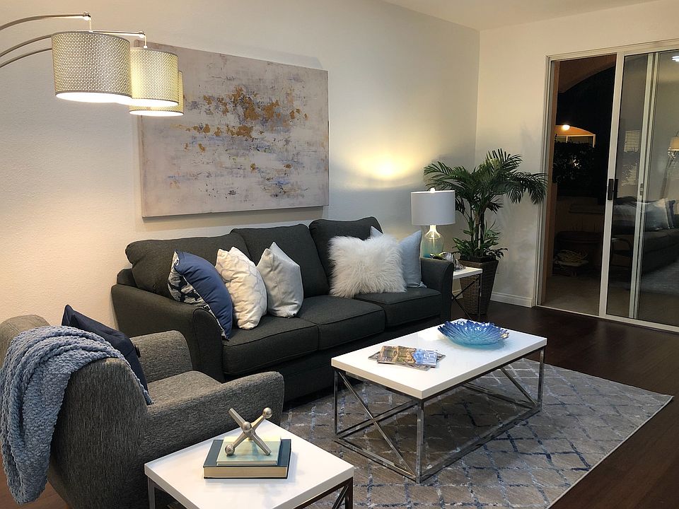 1st image of 640 Camino De La Reina #1117