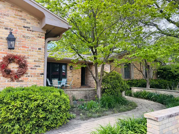 2123 Seaton Ct, Champaign, IL 61821